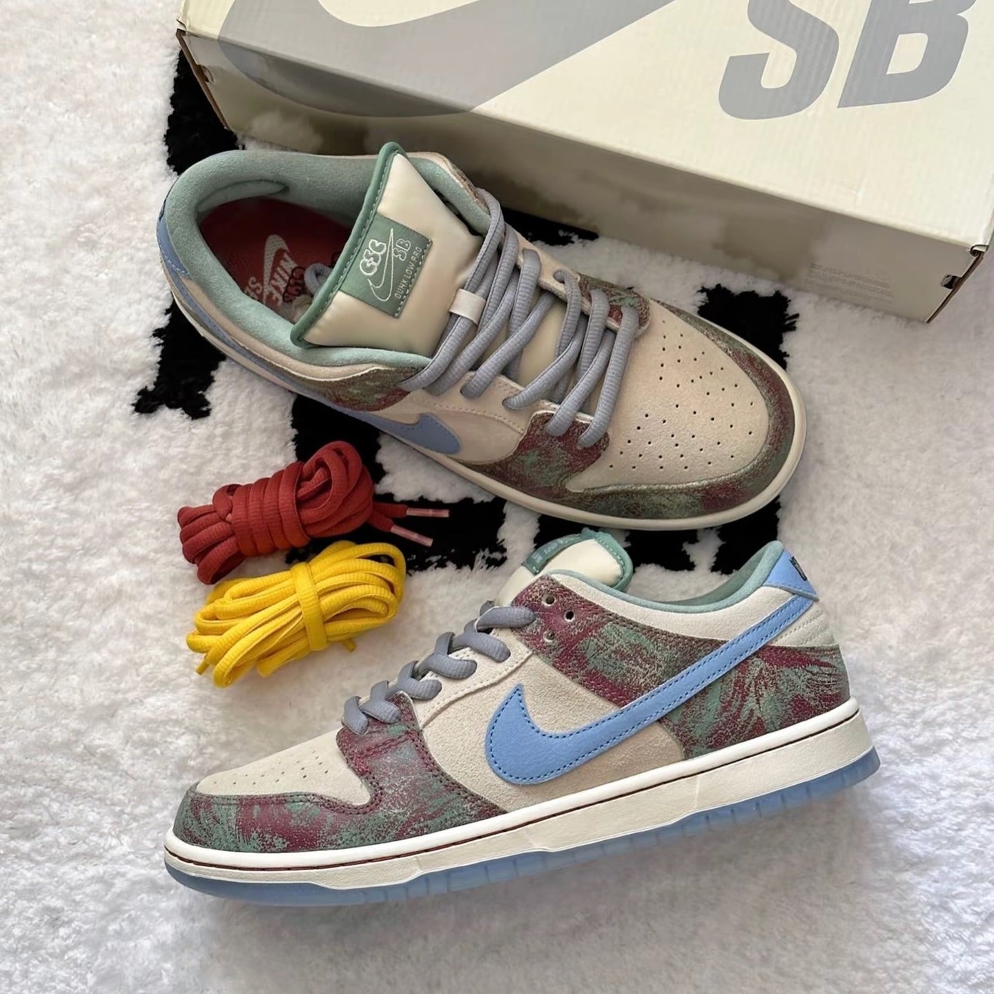 Nike SB Dunk Low ’Crenshaw Skate Club‘ (FN4193-100)
