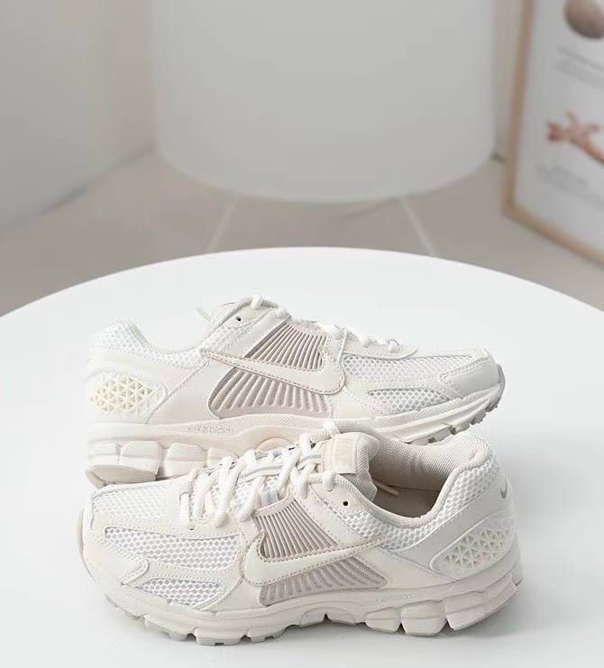 Nike Zoom Vomero 5 米色 (FQ6868-111)