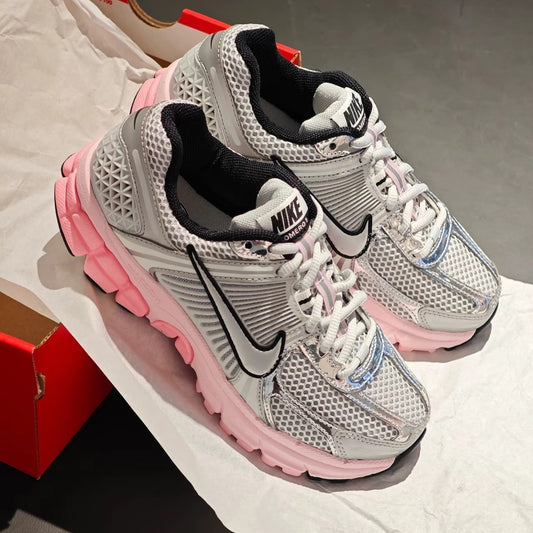 NIKE ZOOM VOMERO 5 銀粉 (HF1877-001)