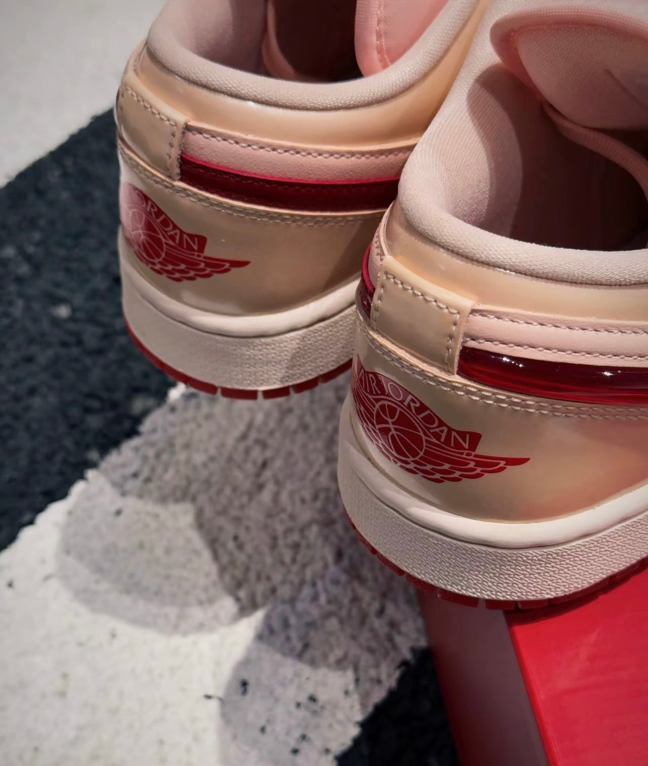 Air Jordan 1 Low 情人節粉紅 (HF3174-600)