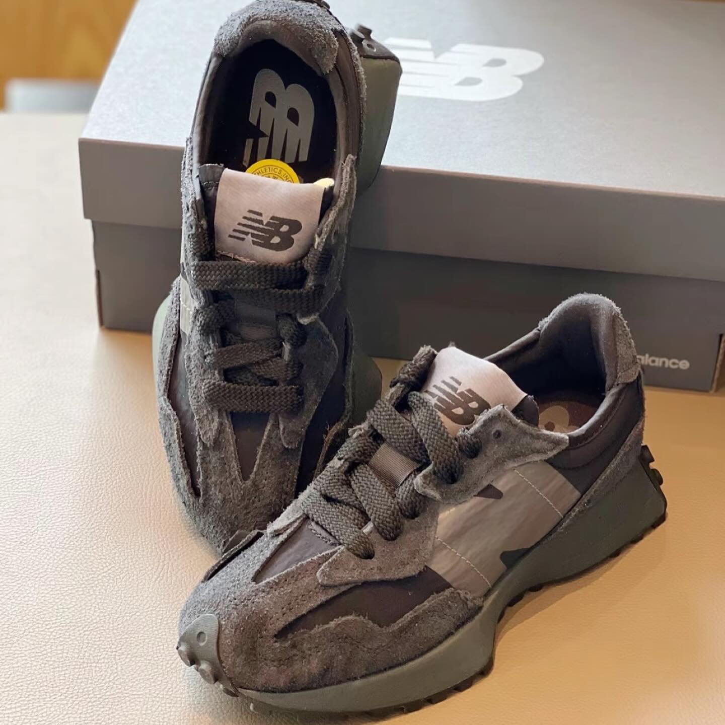 (秋季優惠) New Balance 327 全黑 (U327WCD)