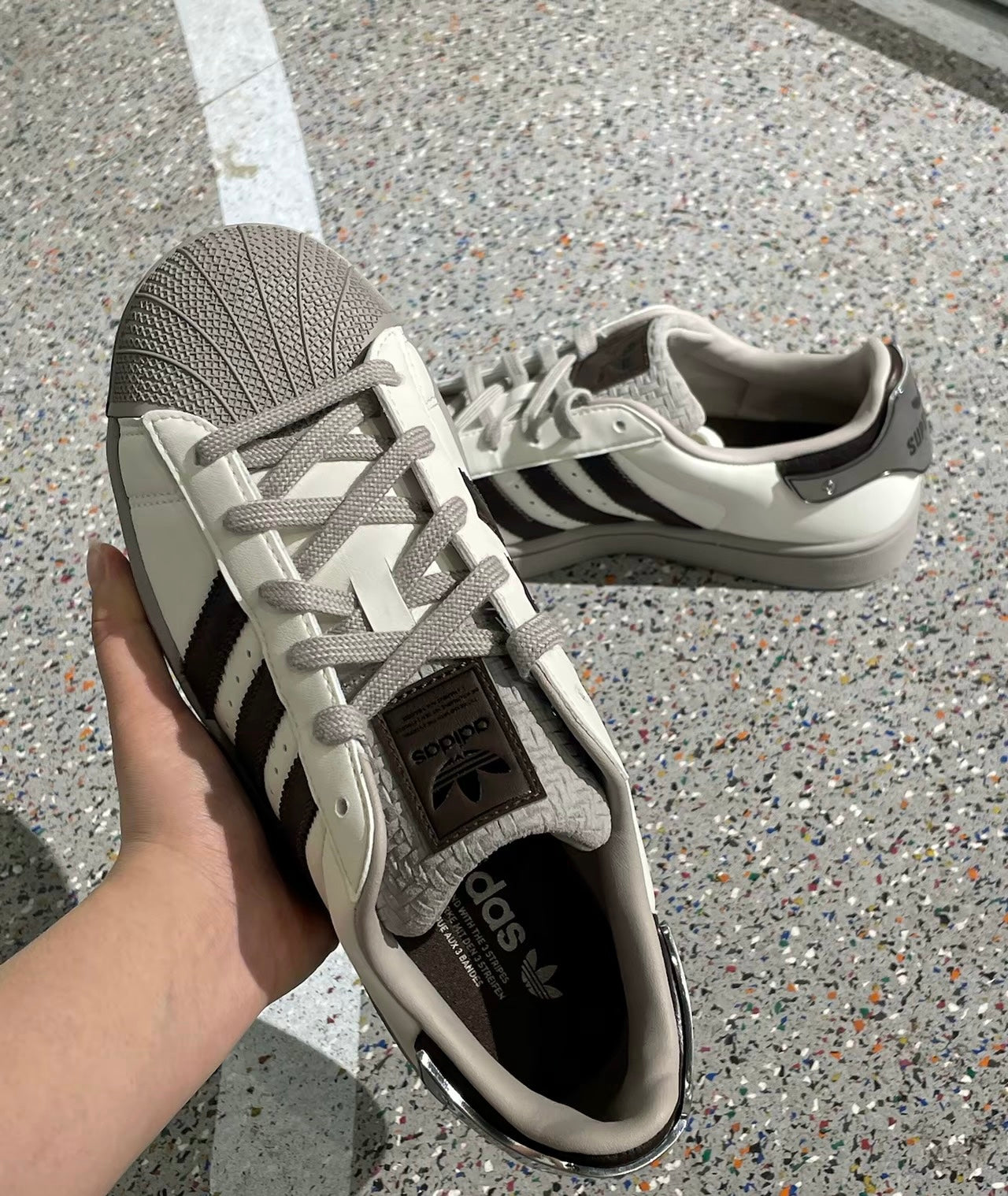 Adidas Originals Superstar 白棕 (JQ6250)