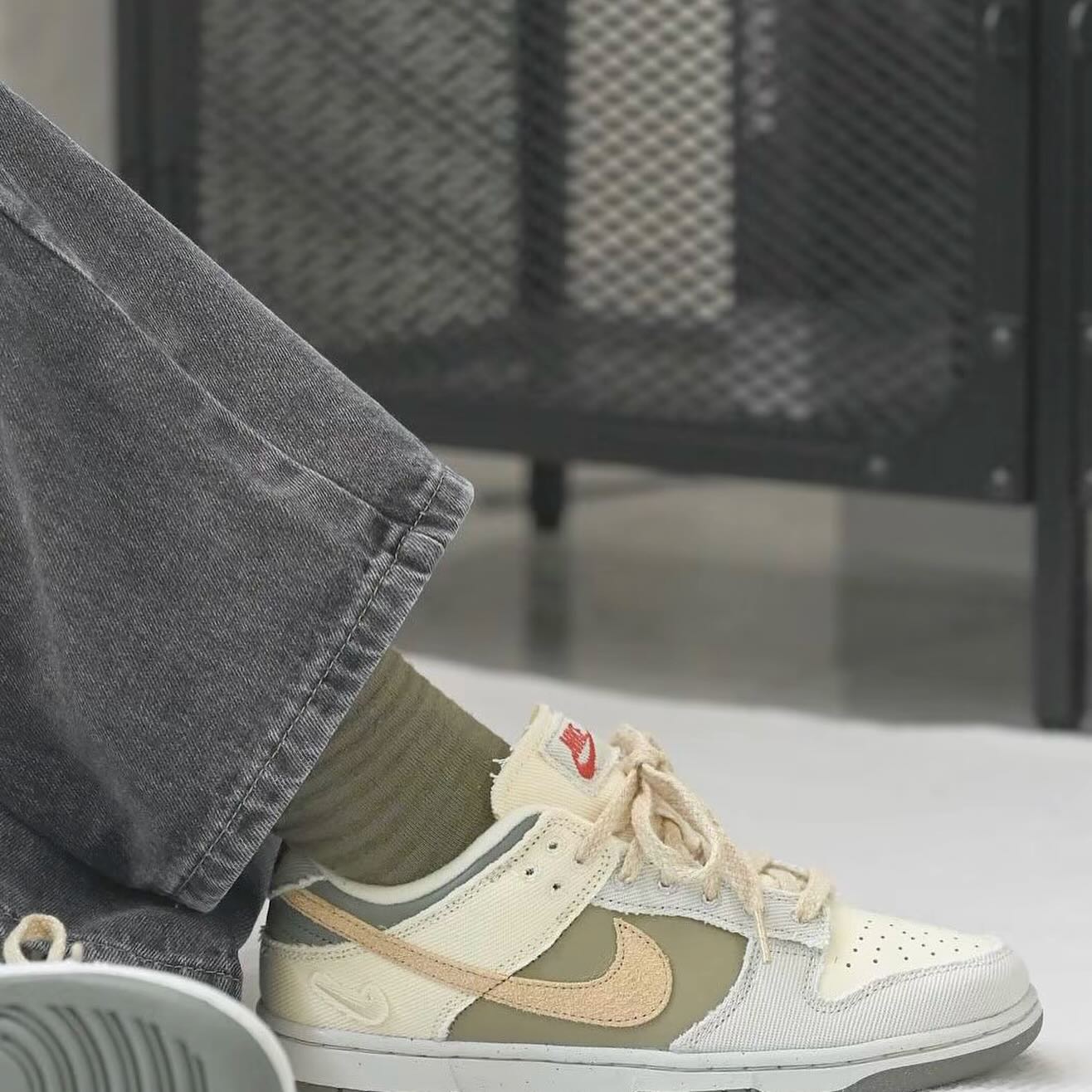 Nike Dunk Low - Light Bone Dark Stucco (FZ4341-100)