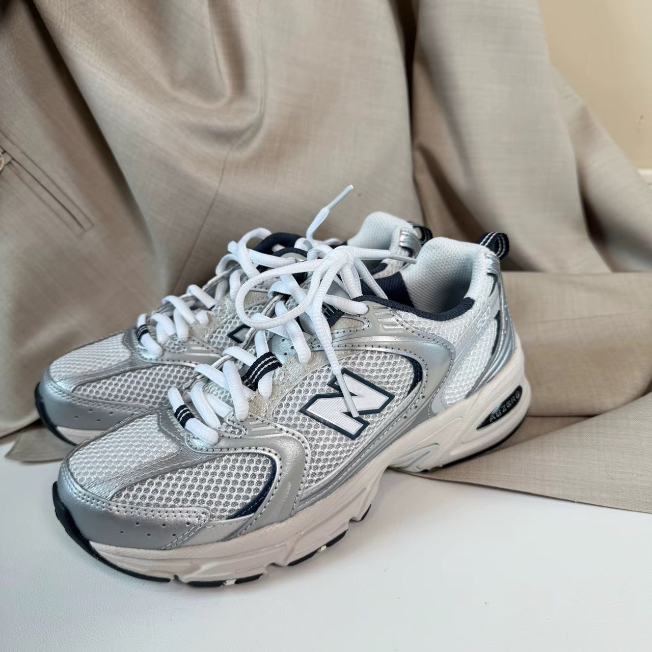(秋季優惠) New Balance 530 灰銀 (MR530KA)