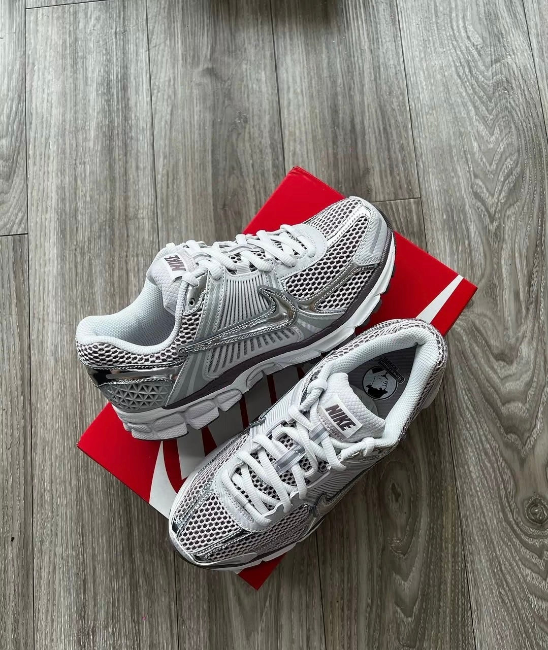 (秋季優惠) Nike Zoom Vomero Chrome Platinum Violet (HV6417-001)