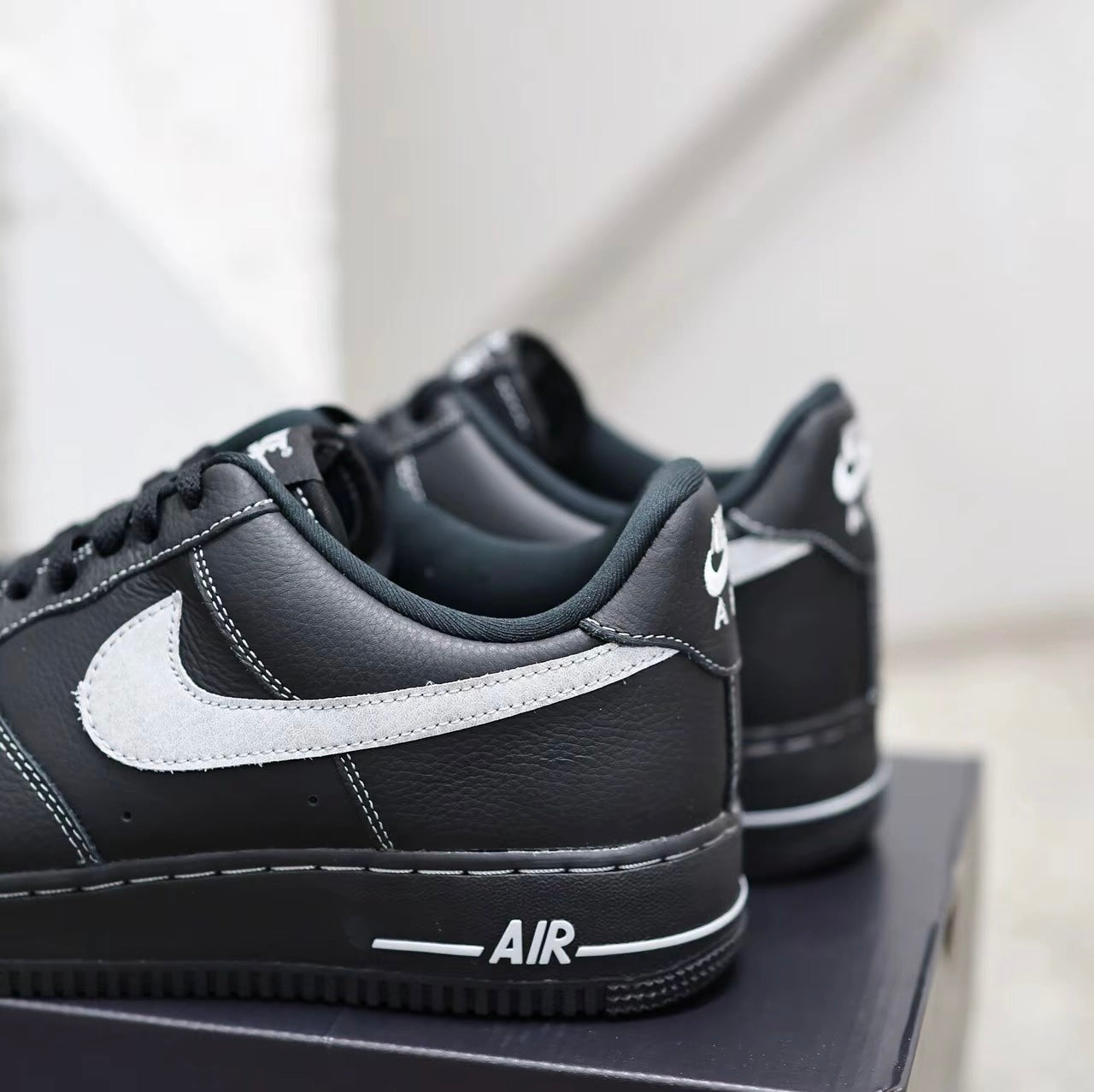(秋季優惠) Nike Air Force 黑灰 (HQ2037-006)