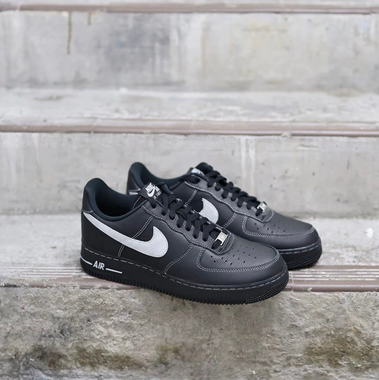 (秋季優惠) Nike Air Force 黑灰 (HQ2037-006)