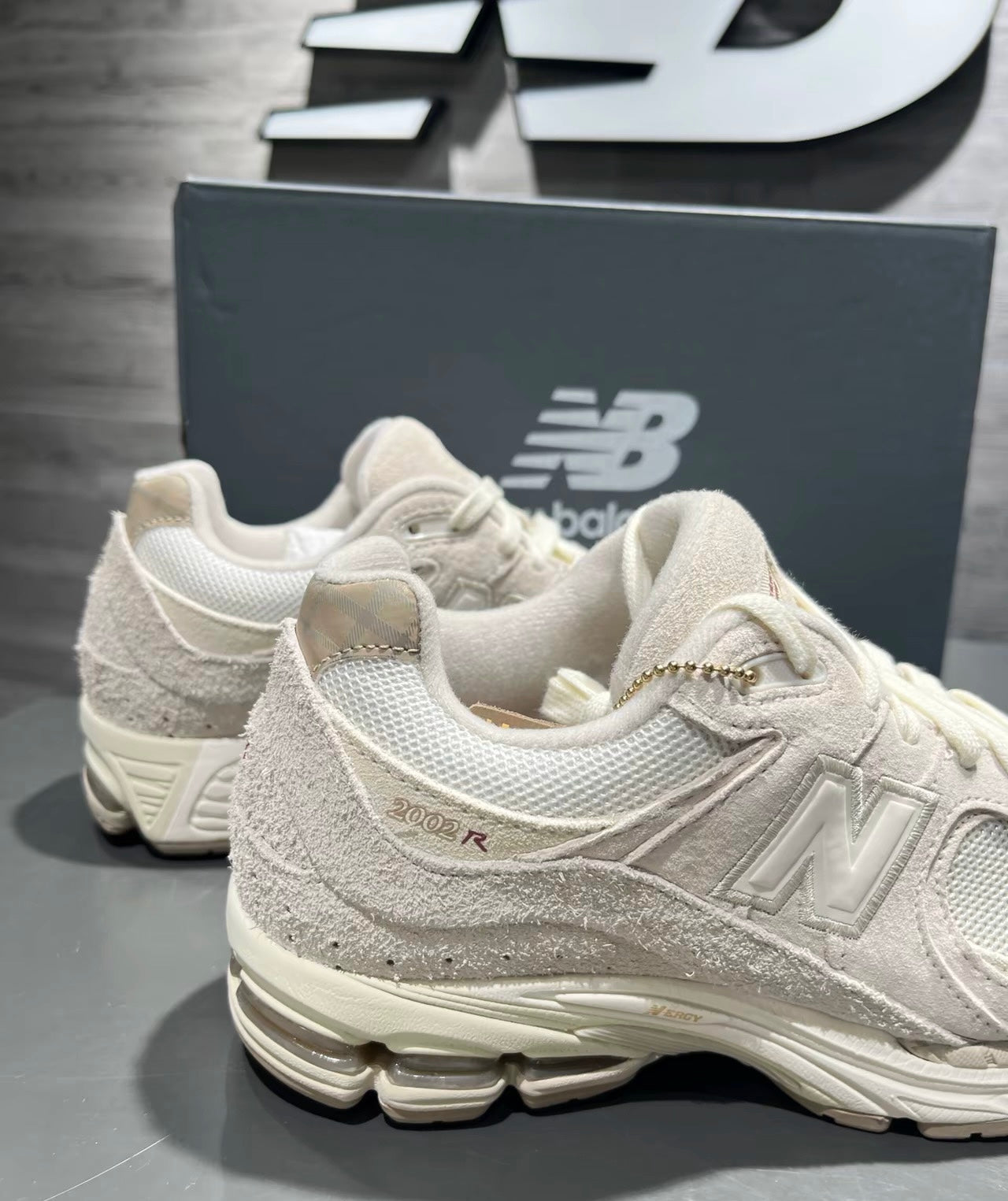 (秋季優惠) New Balance 2002 CNY 米白 (M2002RHX)