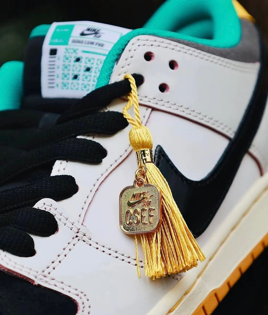 Nike Dunk Low CSEF (HJ4132-100)