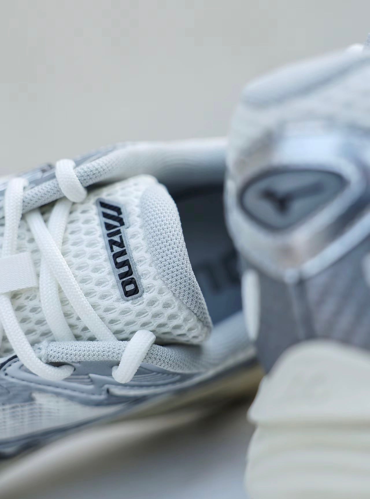 MIZUNO Racer V2 Sliver Cream (D1GH250606)