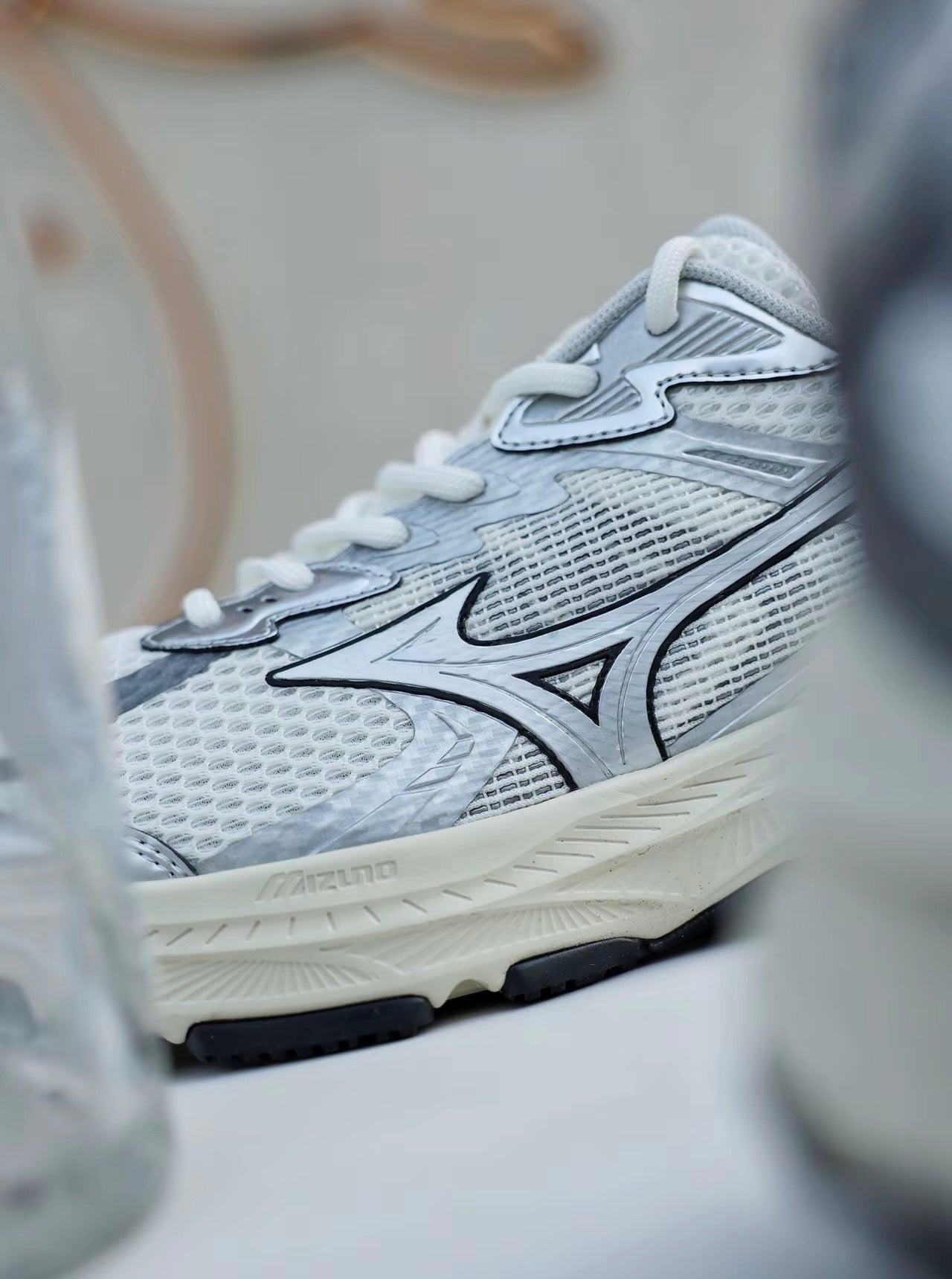MIZUNO Racer V2 Sliver Cream (D1GH250606)