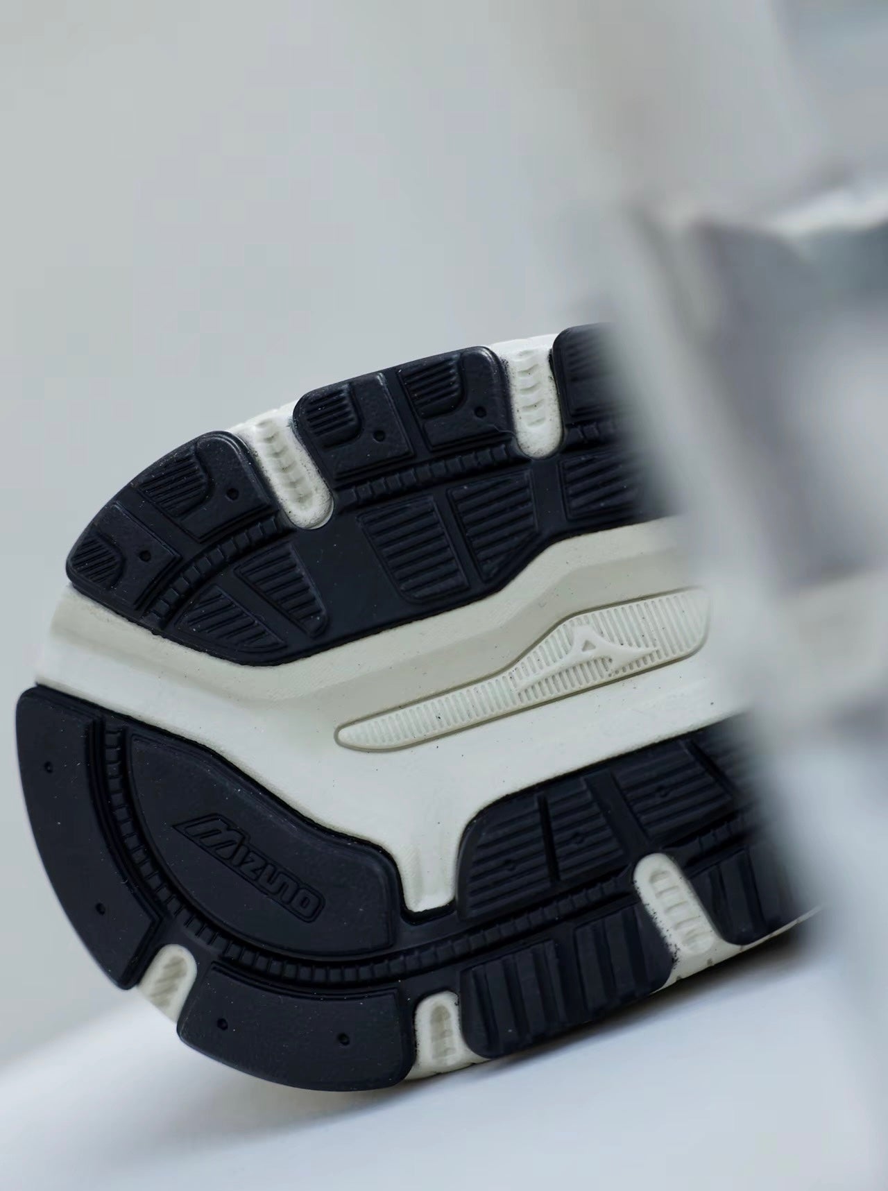 MIZUNO Racer V2 Sliver Cream (D1GH250606)