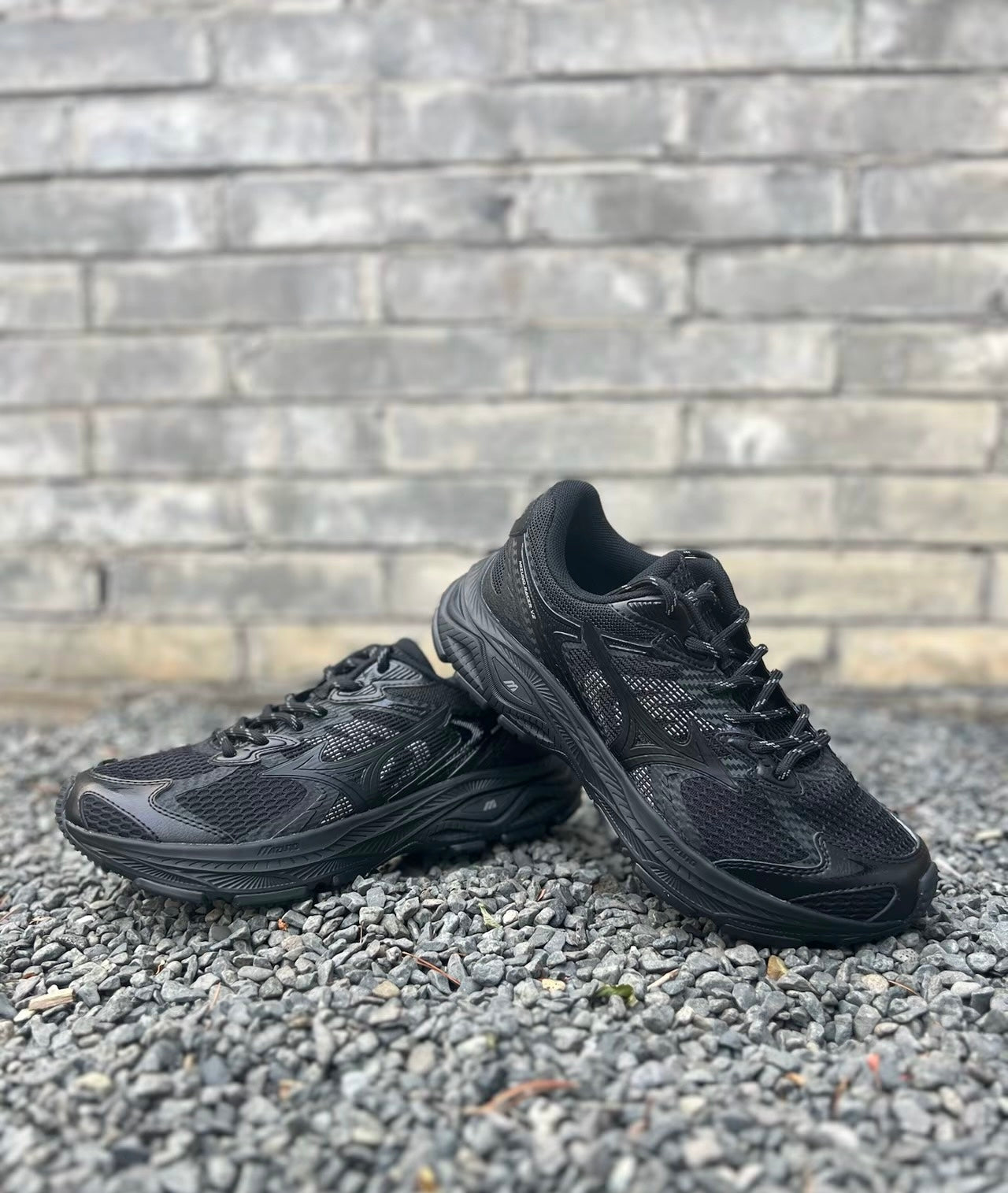 MIZUNO Racer V2 Triple Black (D1GH250604)
