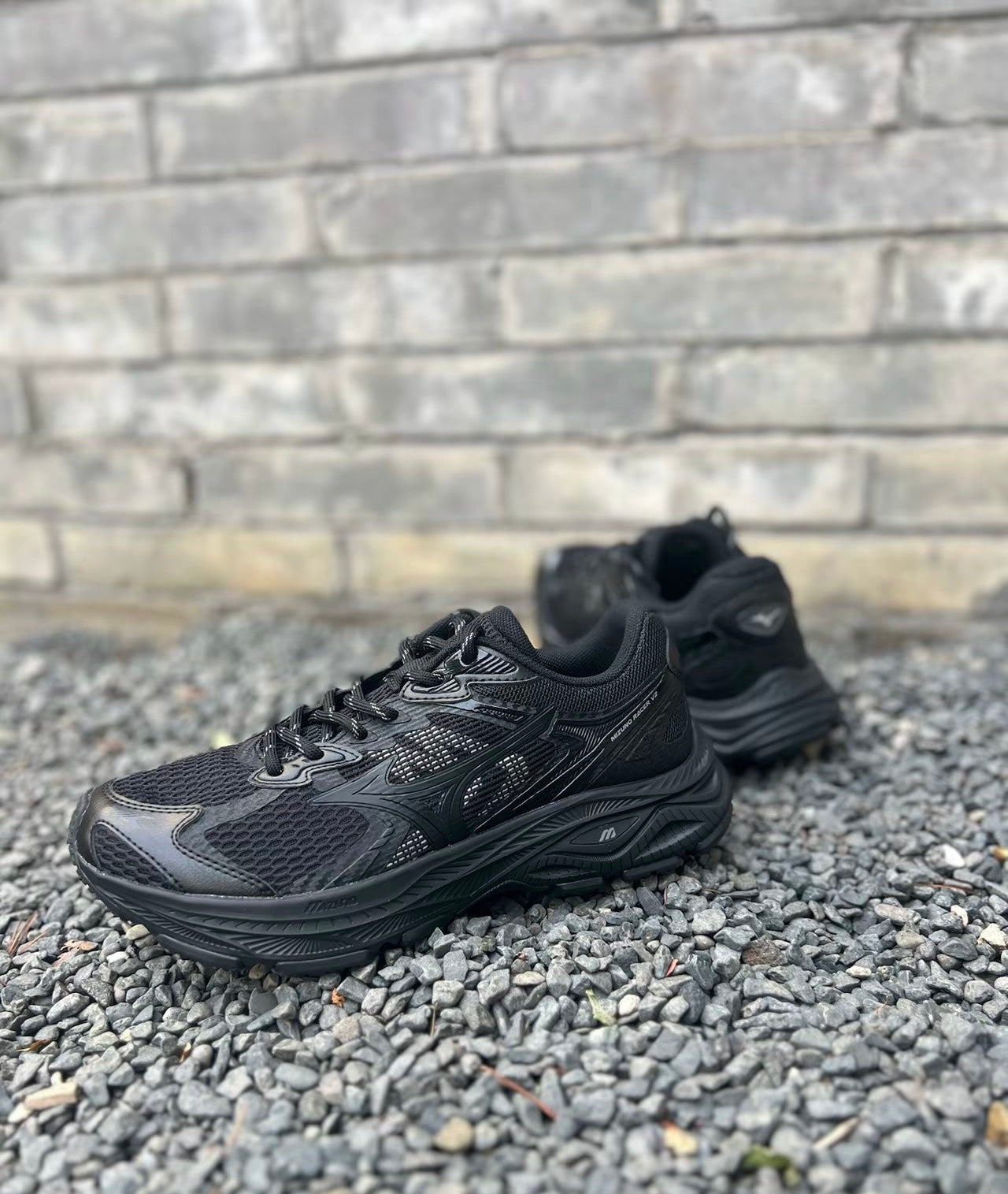 MIZUNO Racer V2 Triple Black (D1GH250604)