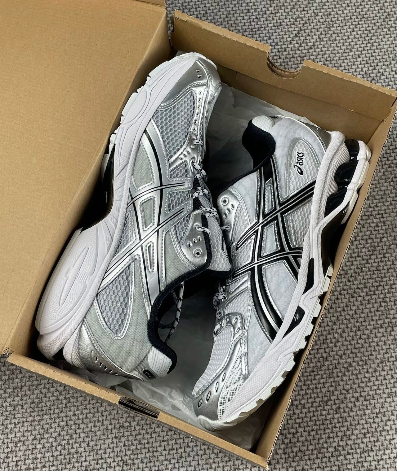 Asics Gel-Nimbus 10.1 白灰 (1203A780-101)