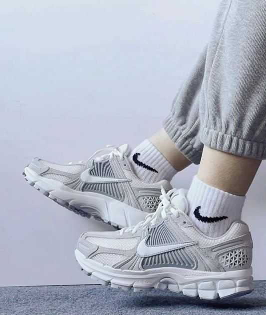 Nike Air Zoom Vomero 5 Pure Platinum 雲朵灰 (HQ0458-001)