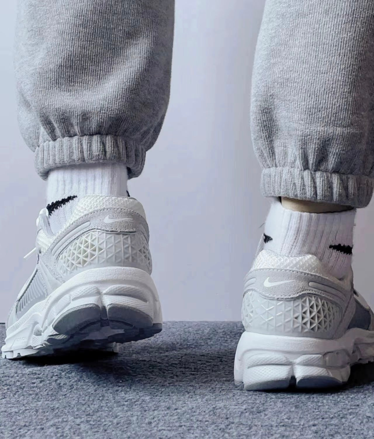 Nike Air Zoom Vomero 5 Pure Platinum 雲朵灰 (HQ0458-001)