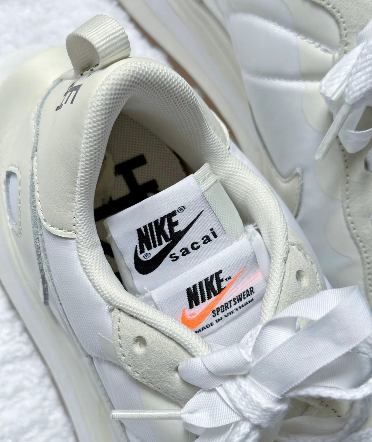 Nike Sacai VaporWaffle White And Gum 米白 (DD1875-100)