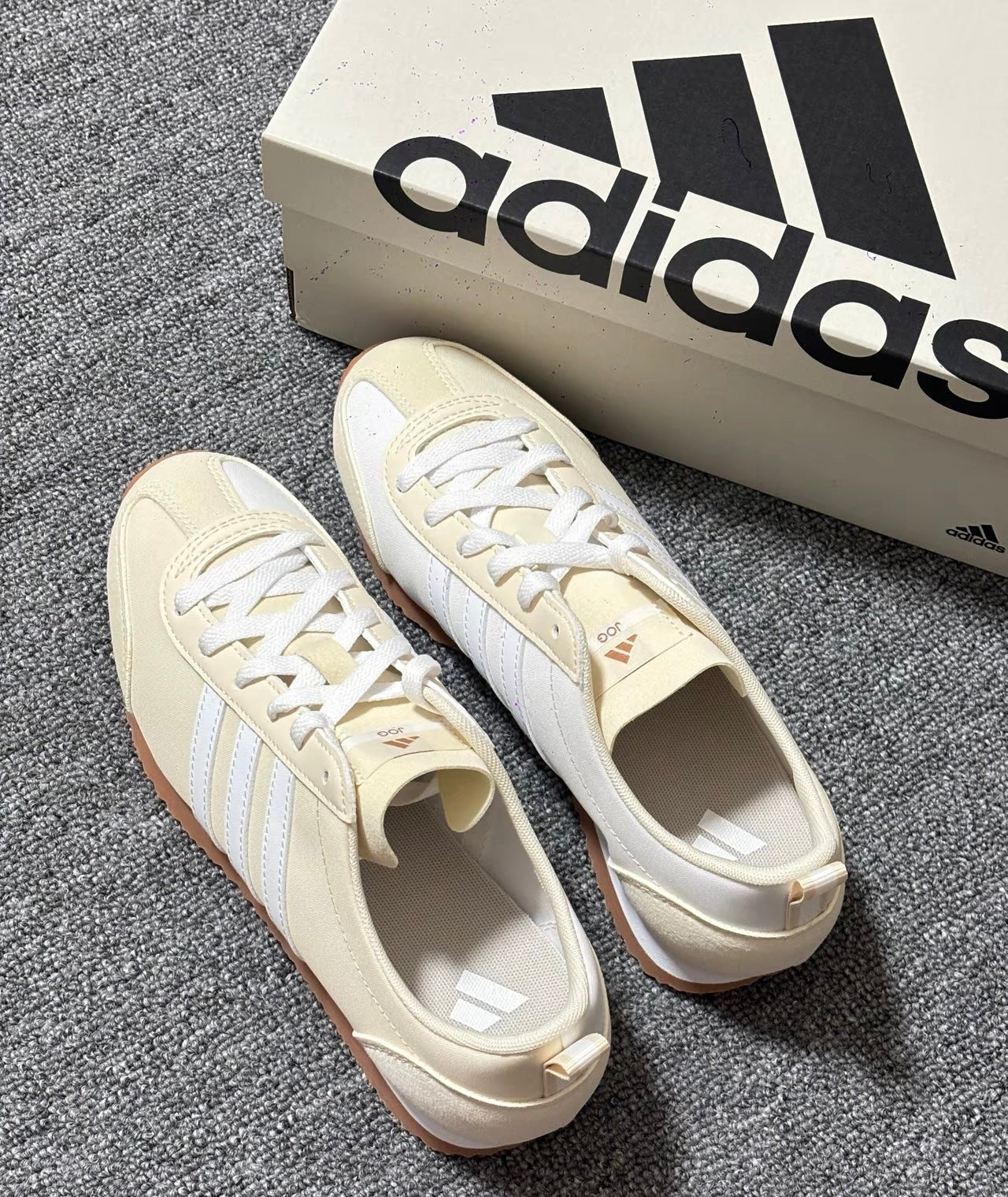 Adidas VS JOG 2.0 米白 (JI2435)