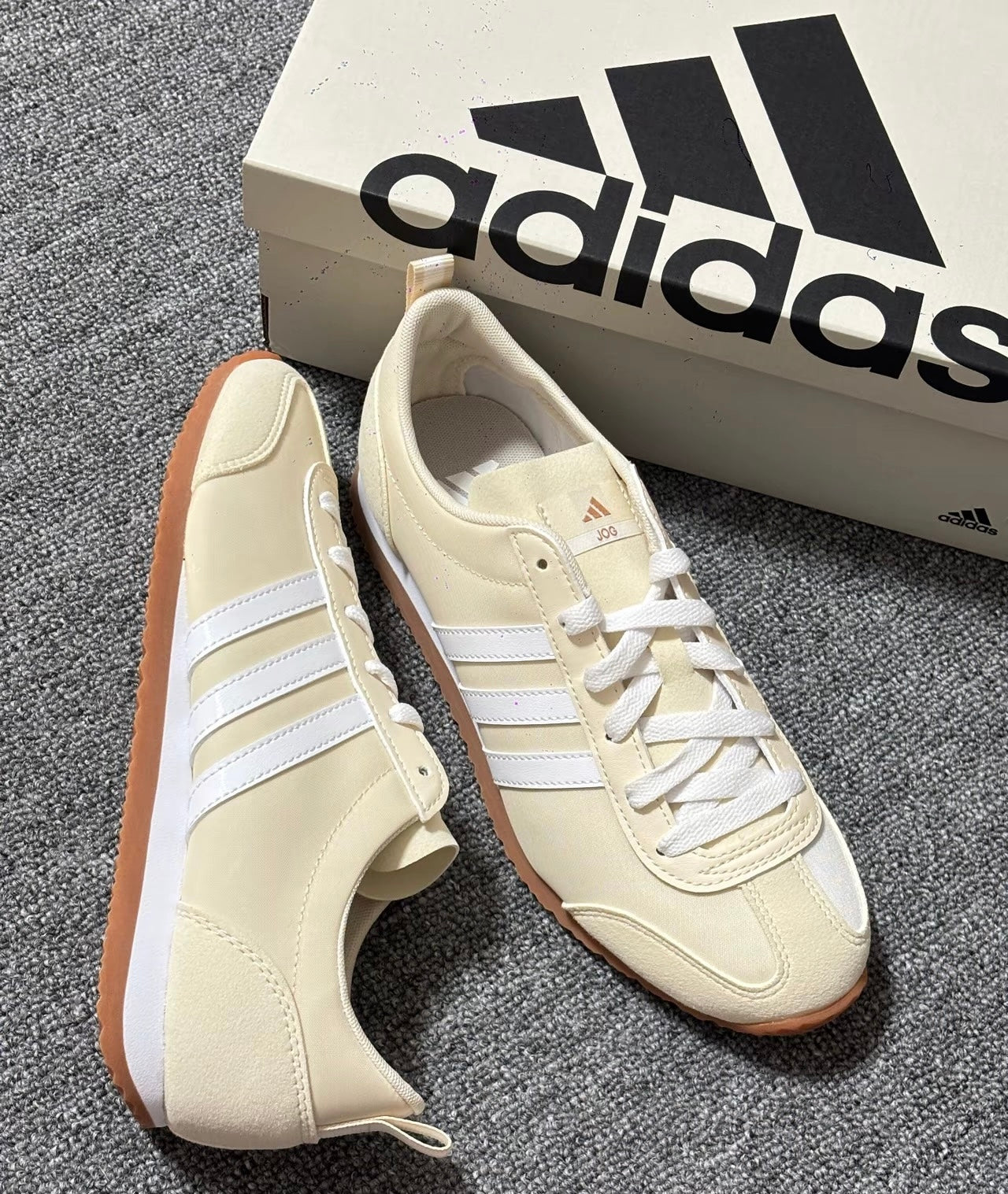 Adidas VS JOG 2.0 米白 (JI2435)