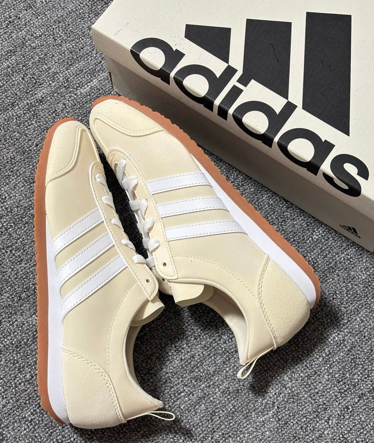 Adidas VS JOG 2.0 米白 (JI2435)