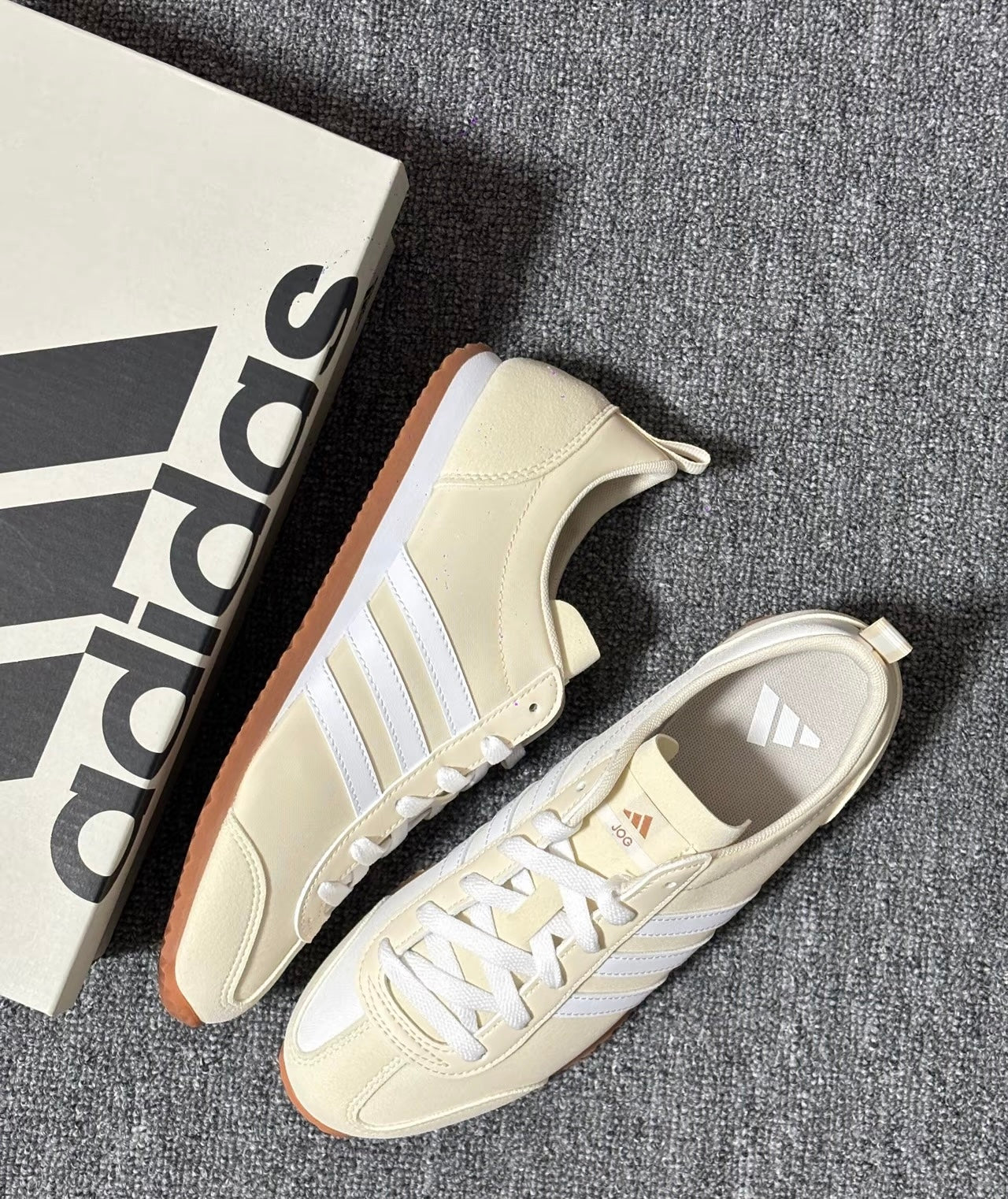 Adidas VS JOG 2.0 米白 (JI2435)