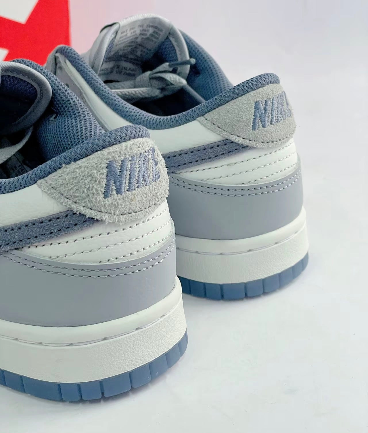 Nike Dunk Low - Light Carbon (FJ4188-100)