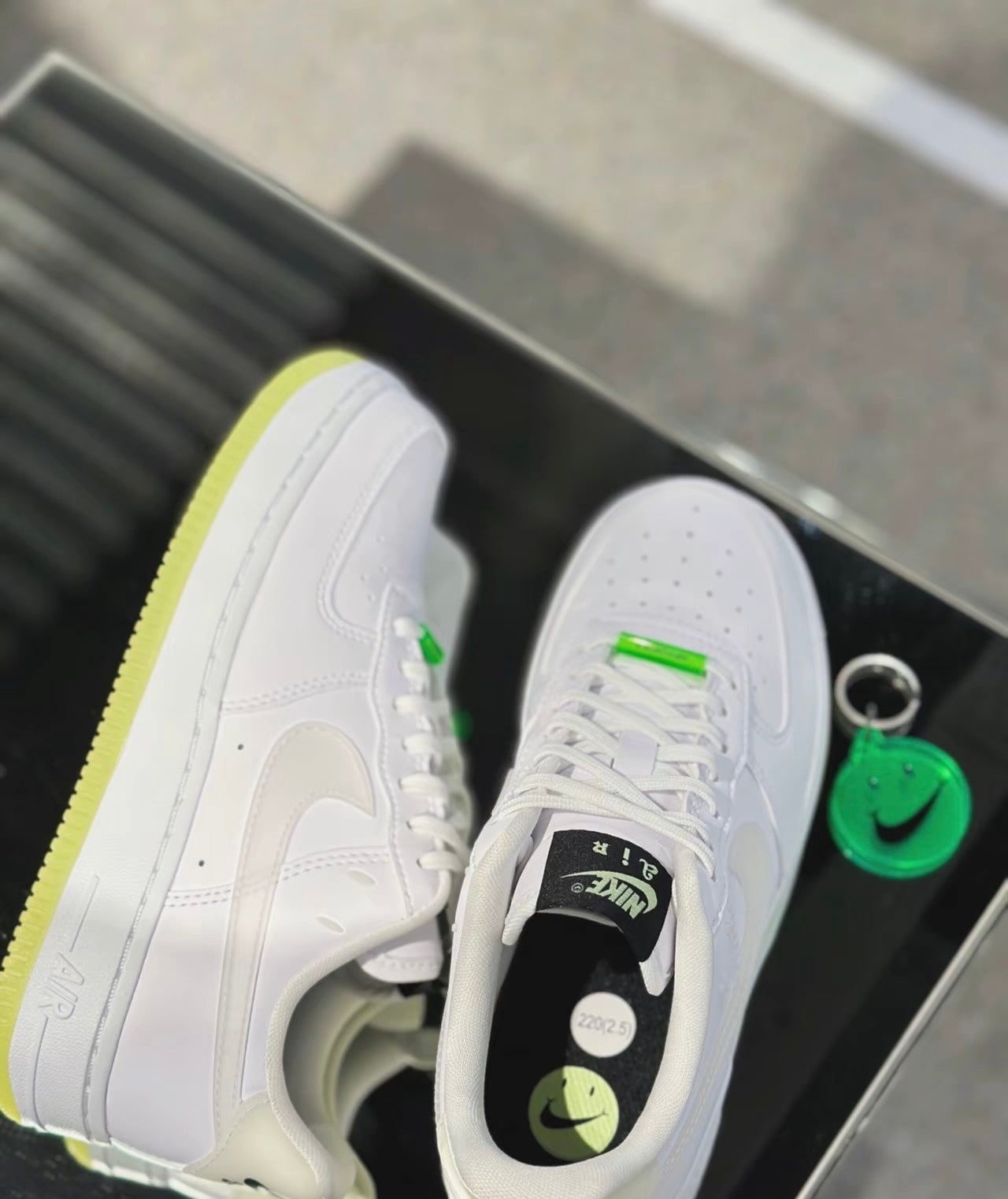 Nike Air Force 1 Low 夜光 (CT3228-100)