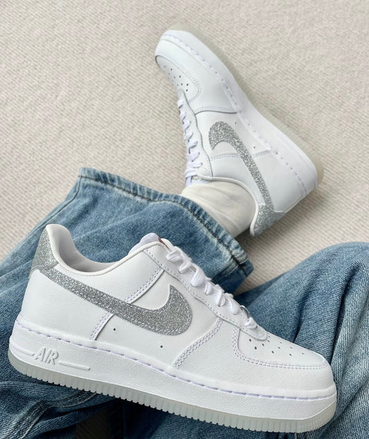 NIKE AIR FORCE 1 ”GREY BLING“ (HQ3461-191)