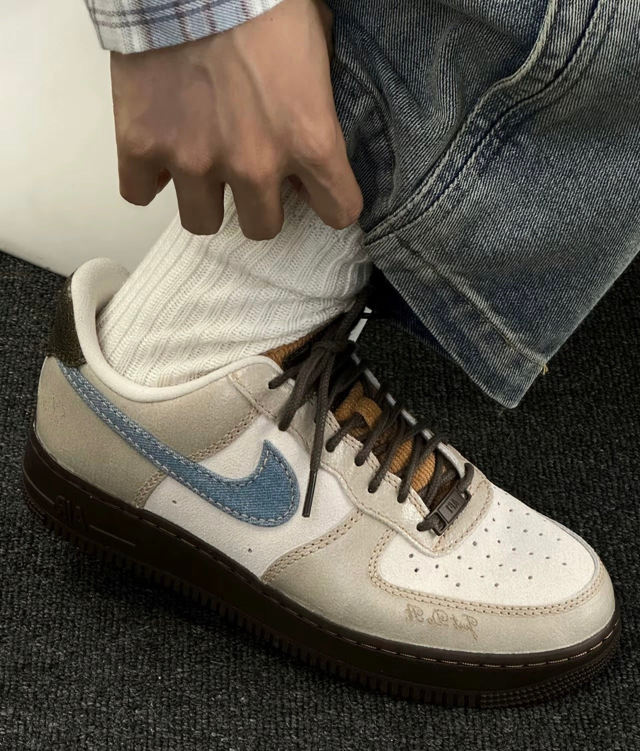 NIKE AIR FORCE 1 “CORDUROY DENIM” (HQ3458-142)