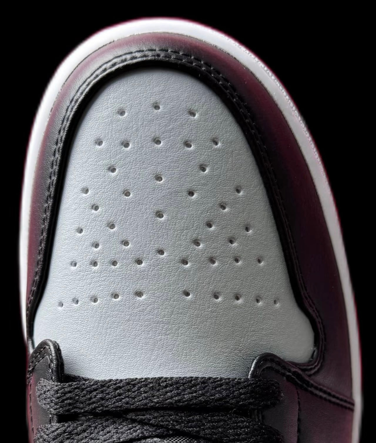 Nike Air Jordan 1 Low - Shadow Toe (553558-052)