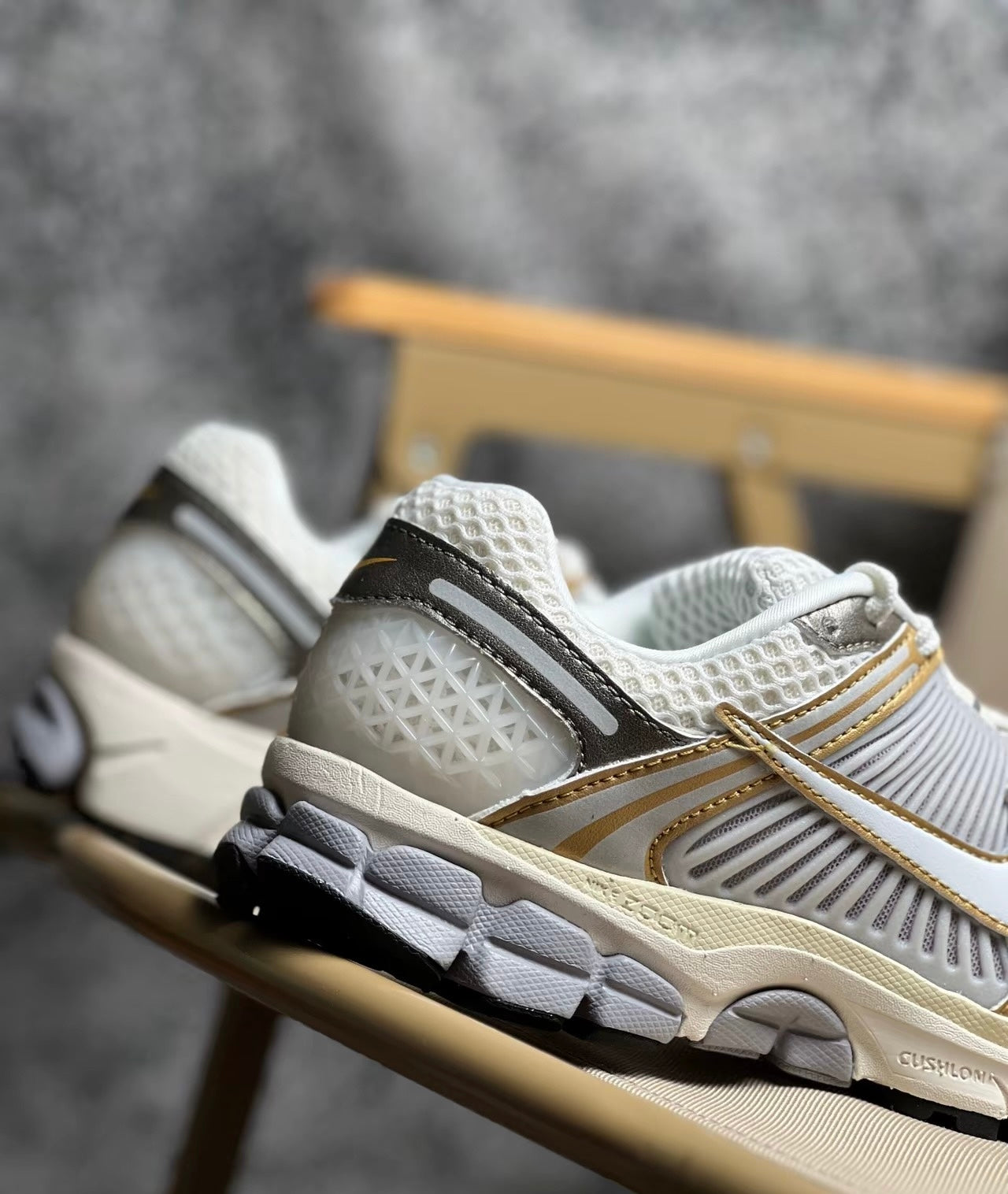 Nike Air Zoom Vomero 5 香檳金 (HJ7247-099)
