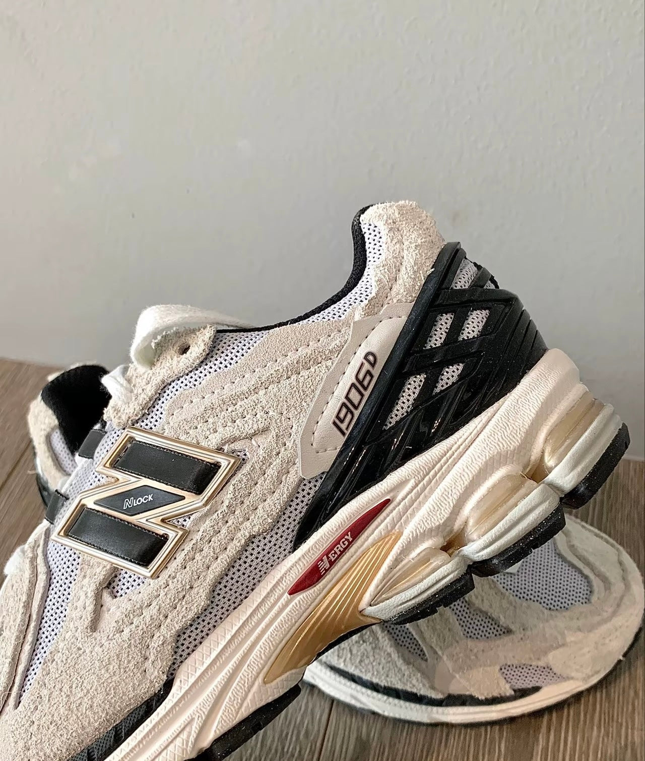 New Balance 1906R “Refined Future “ (M1906DC)