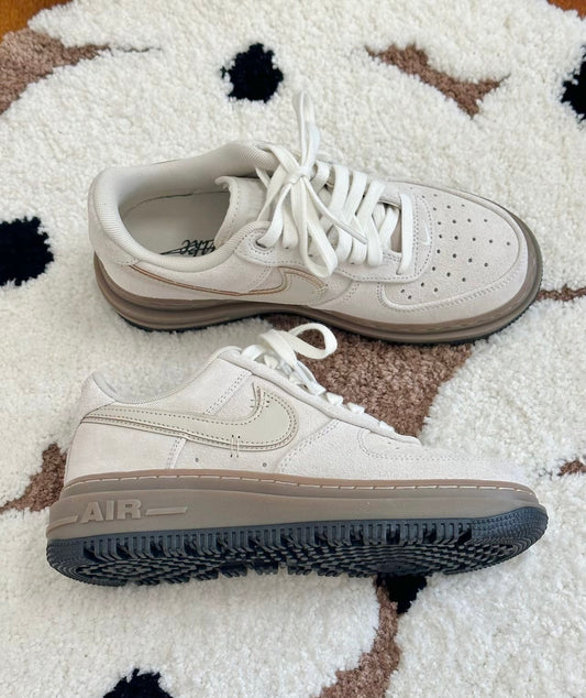 Nike Air Force LUXE 淡奶茶 (HV2531-100)
