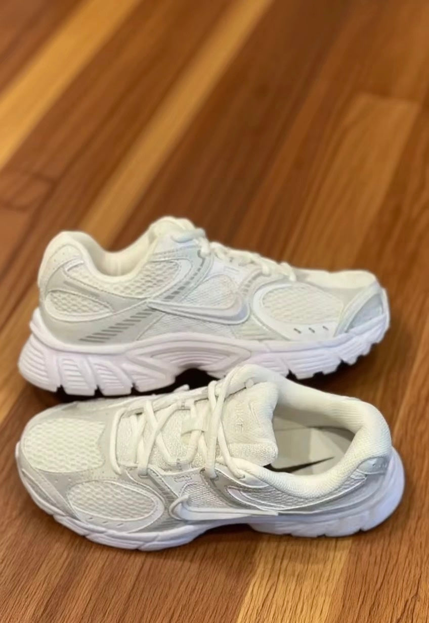 Nike V5 RNR 白色 (M) (HJ5228-101)