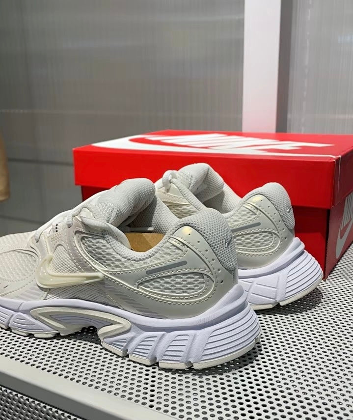 Nike V5 RNR 米白 (IH6355-047)