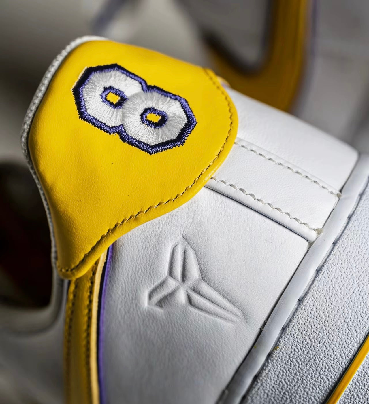 Kobe Bryant x Nike Air Force 1 Low Home 白黃主場 (FZ1151-100)