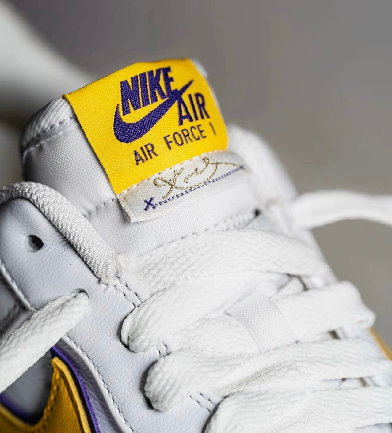 Kobe Bryant x Nike Air Force 1 Low Home 白黃主場 (FZ1151-100)