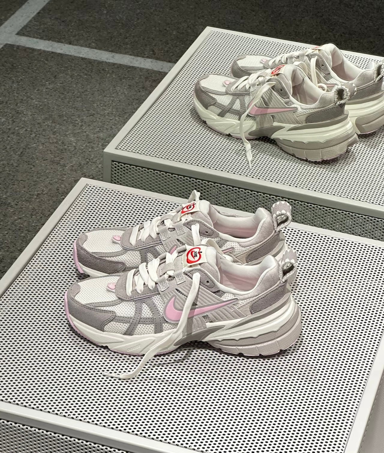 Nike V2K Run Valentine’s Day (HV5997-161)