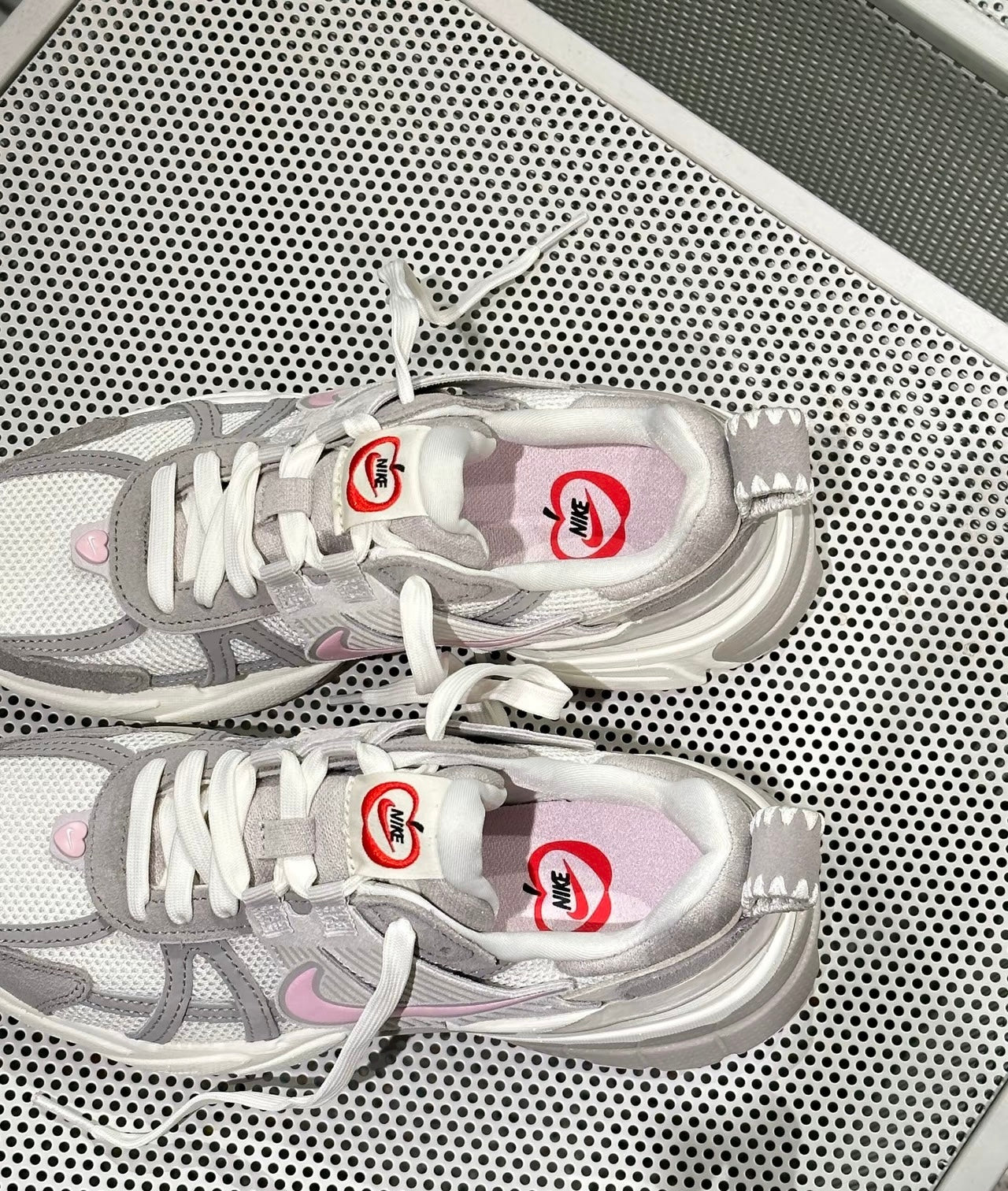 Nike V2K Run Valentine’s Day (HV5997-161)