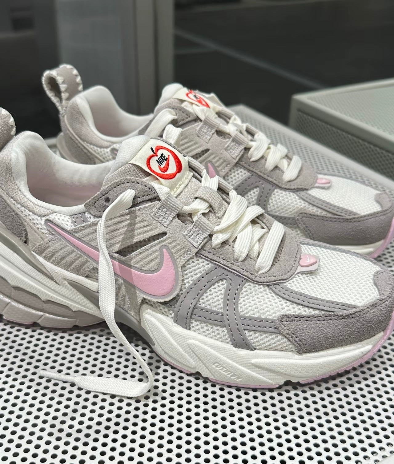 Nike V2K Run Valentine’s Day (HV5997-161)