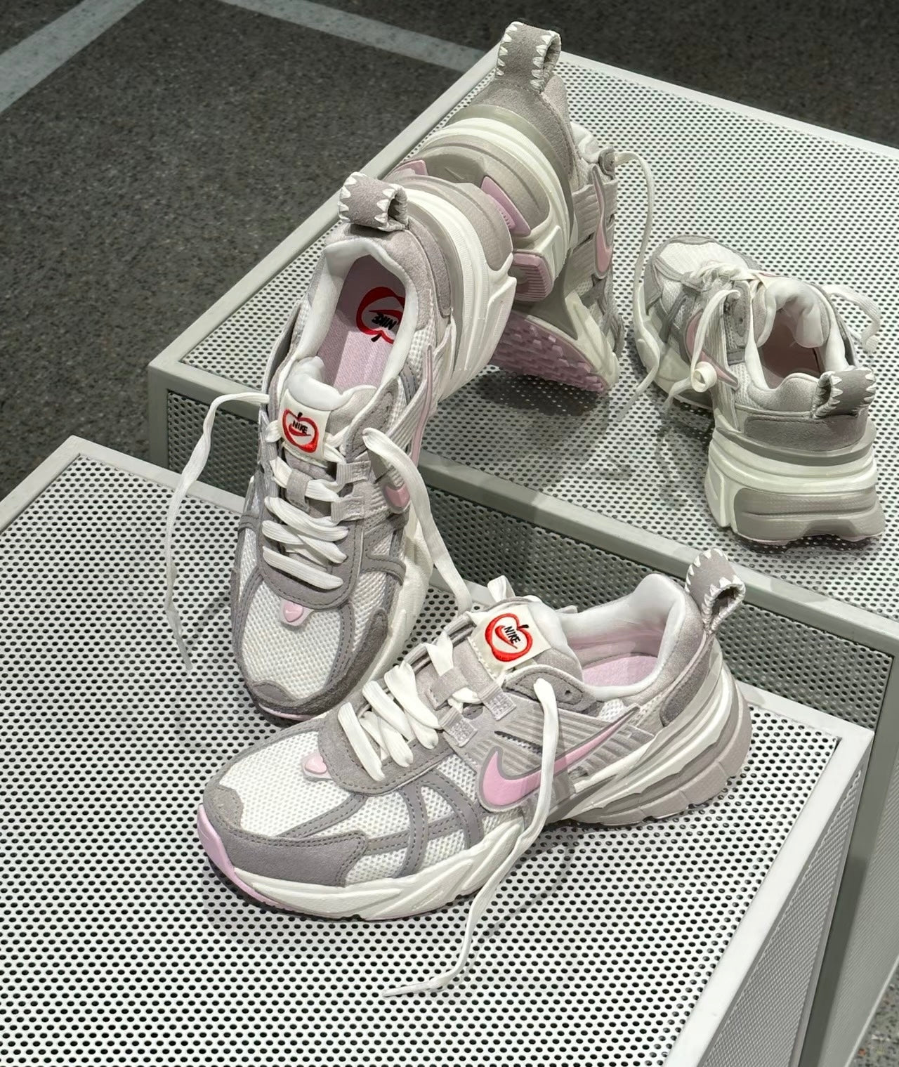 Nike V2K Run Valentine’s Day (HV5997-161)