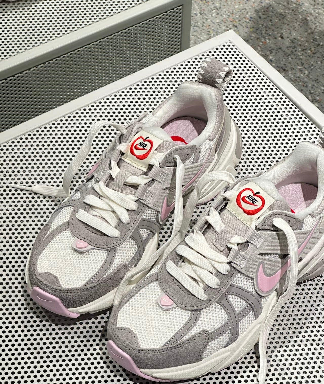 Nike V2K Run Valentine’s Day (HV5997-161)