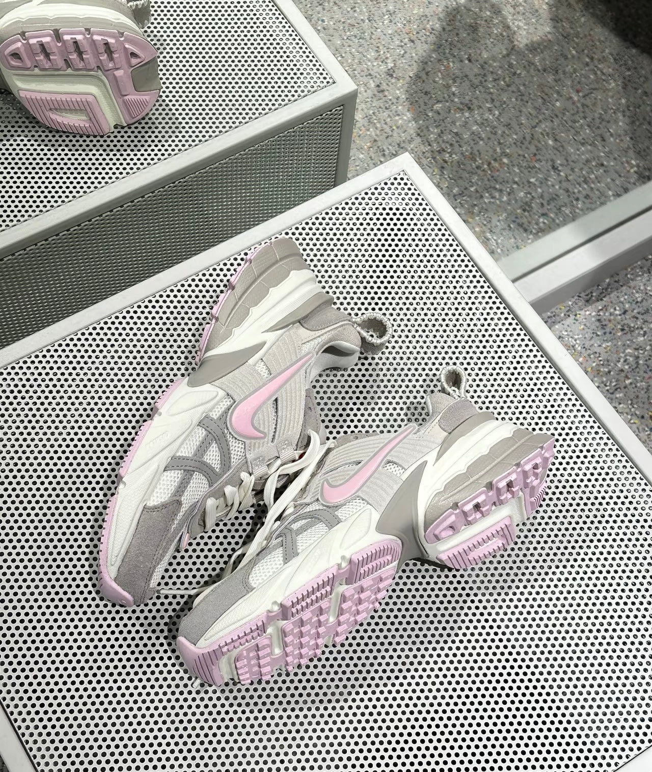 Nike V2K Run Valentine’s Day (HV5997-161)