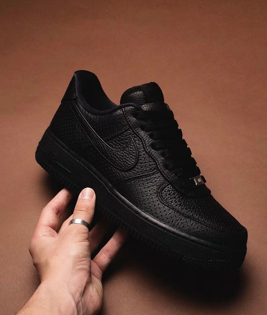 Nike Air Force ”Black Animal“ 全黑蛇紋 (HF8189-001)