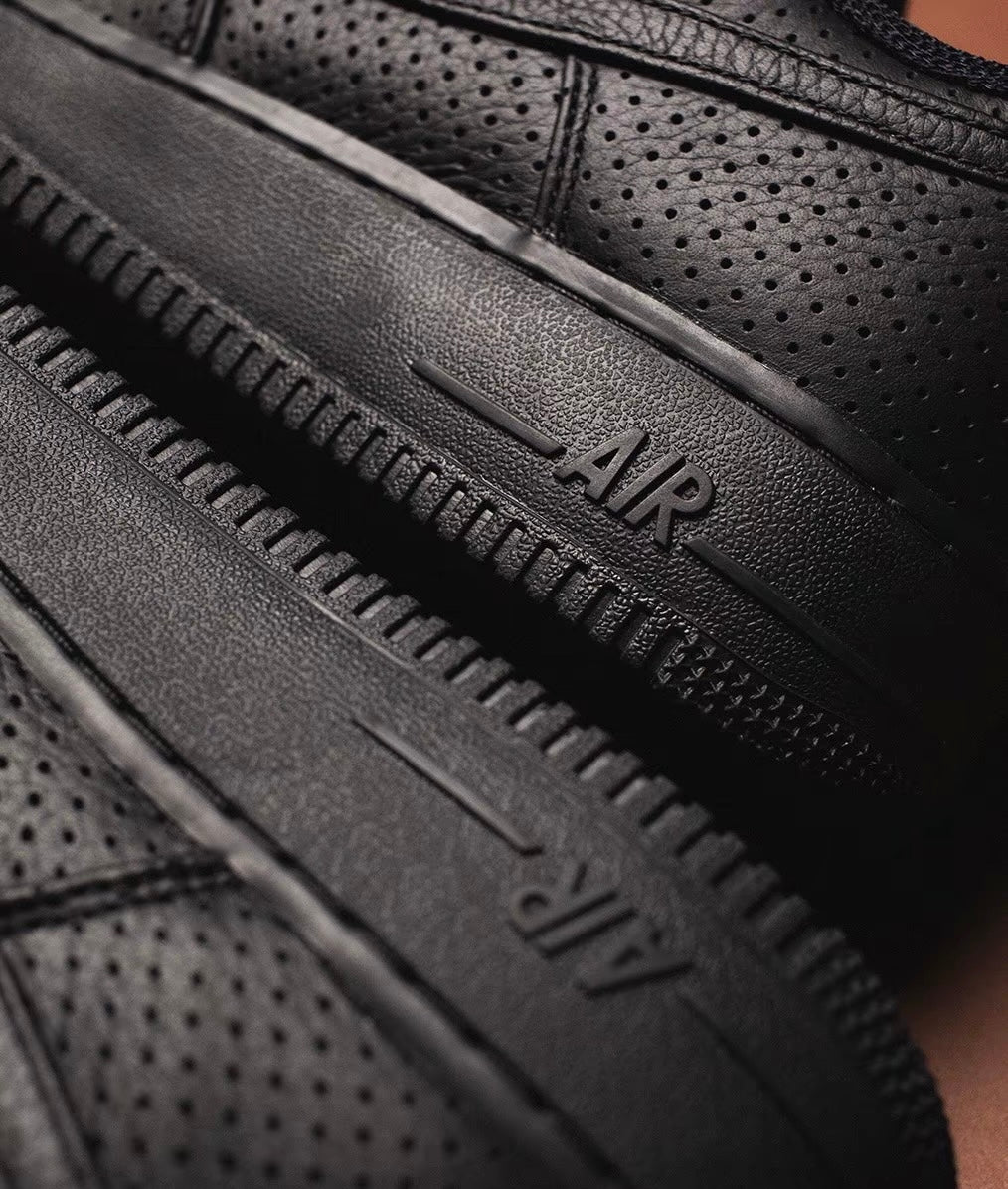 Nike Air Force ”Black Animal“ 全黑蛇紋 (HF8189-001)