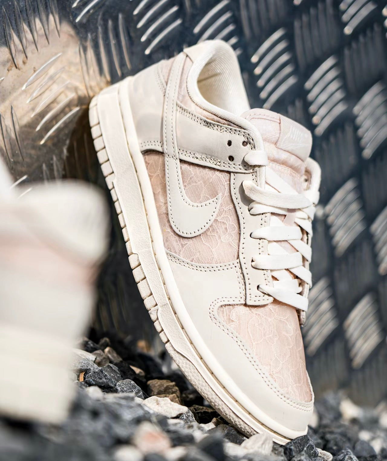 Nike Dunk Low 白粉 (HJ5870-100)