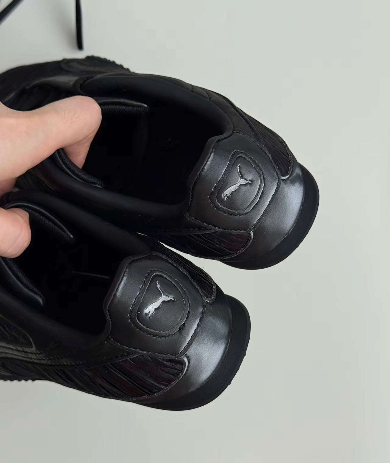 Puma Bella V2 Lustrous 黑色 (406092-02)