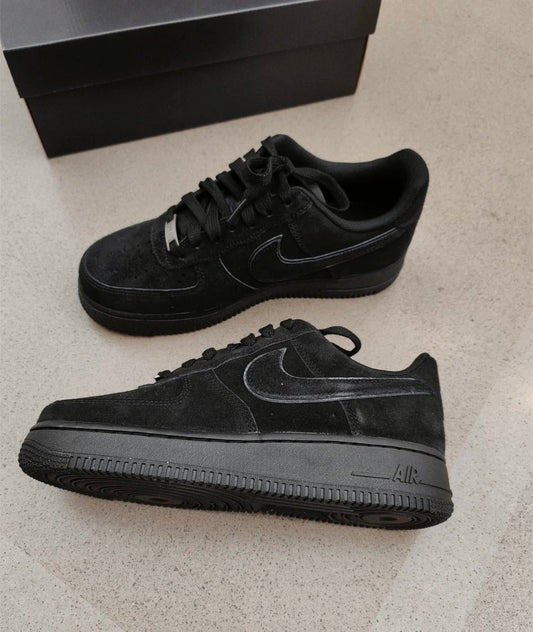 Nike Air Force 1 Low Black Cat 麂皮全黑 (HQ1966-002)