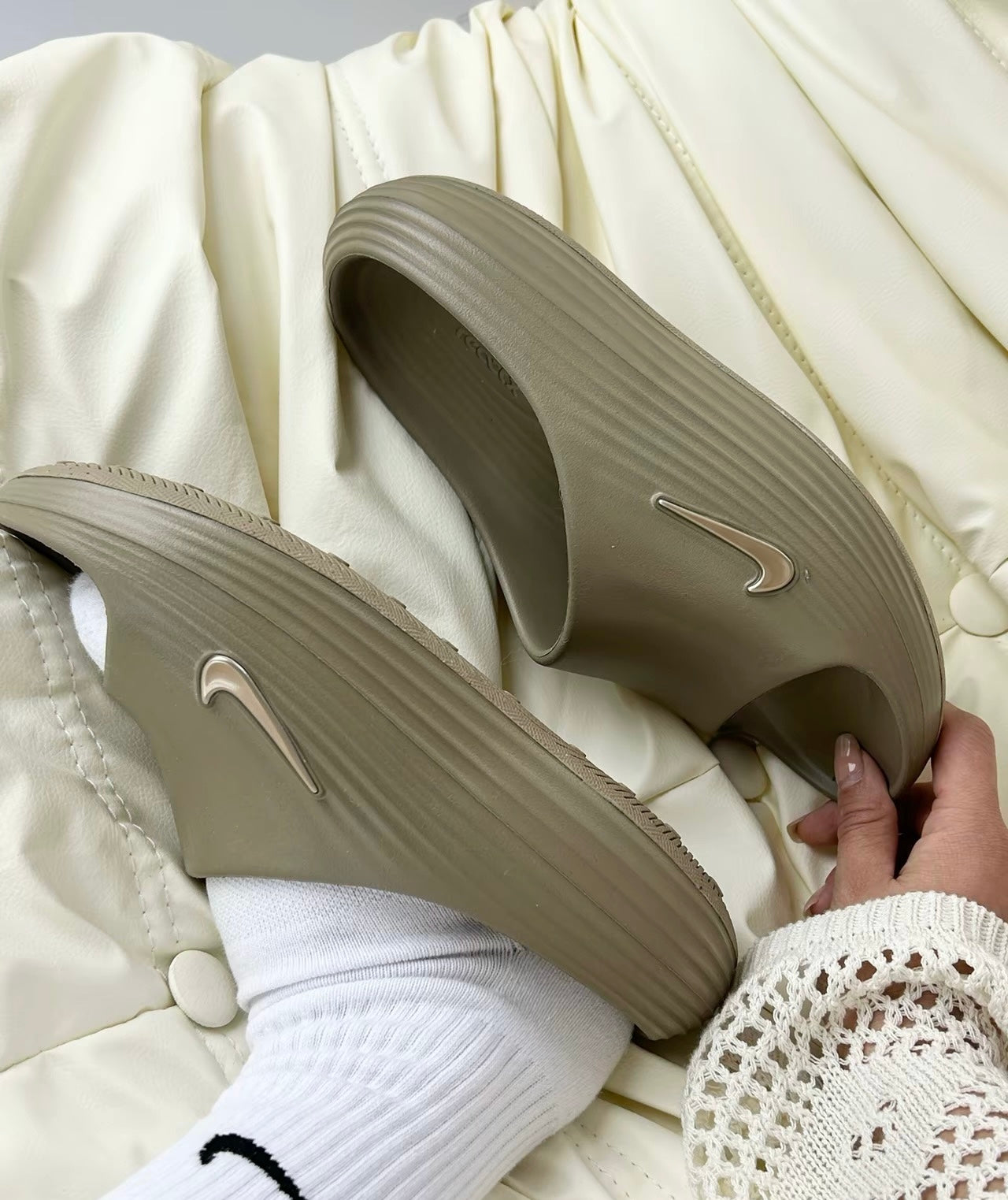 Nike ReactX Rejuven8 Slide 棕色 (HV4479-200)